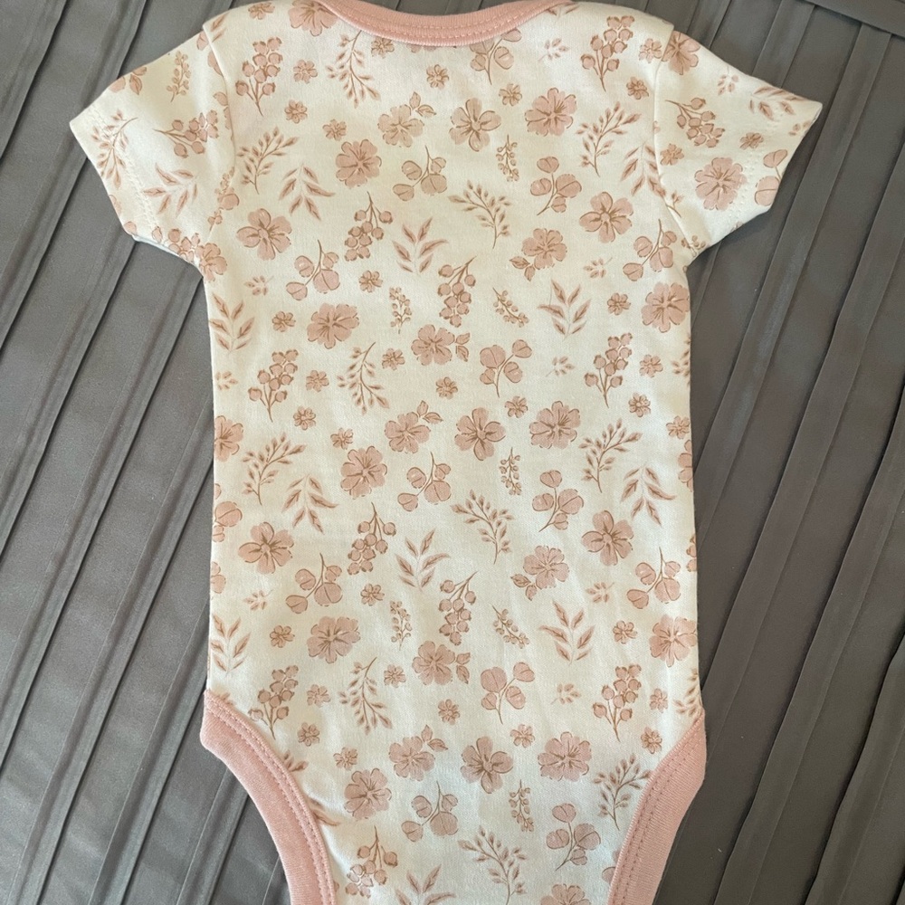 Three Short Sleeve Onesies, Sz 0-3 Months. Two Kyle & Deena, One Chickpea. - Picture 10 of 10